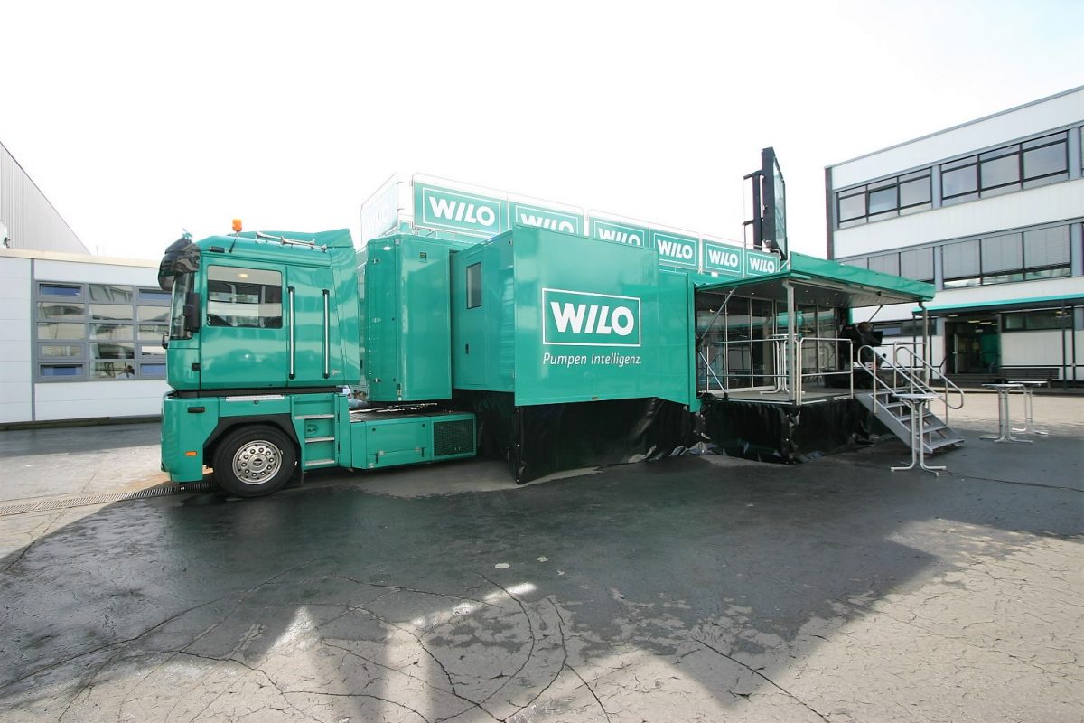 Wilo InfoVan 13 fully branded teal exterior