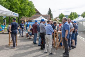 The crowd outside the roadshow 2022