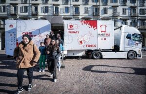 Huawei SmartBus in Torino with the Crew Office 02 with kids outside in the square