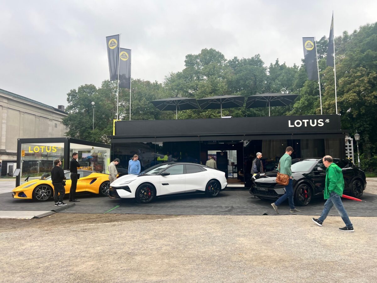 Emira Limited Edition gepresenteerd in EventRent Mobile Showroom